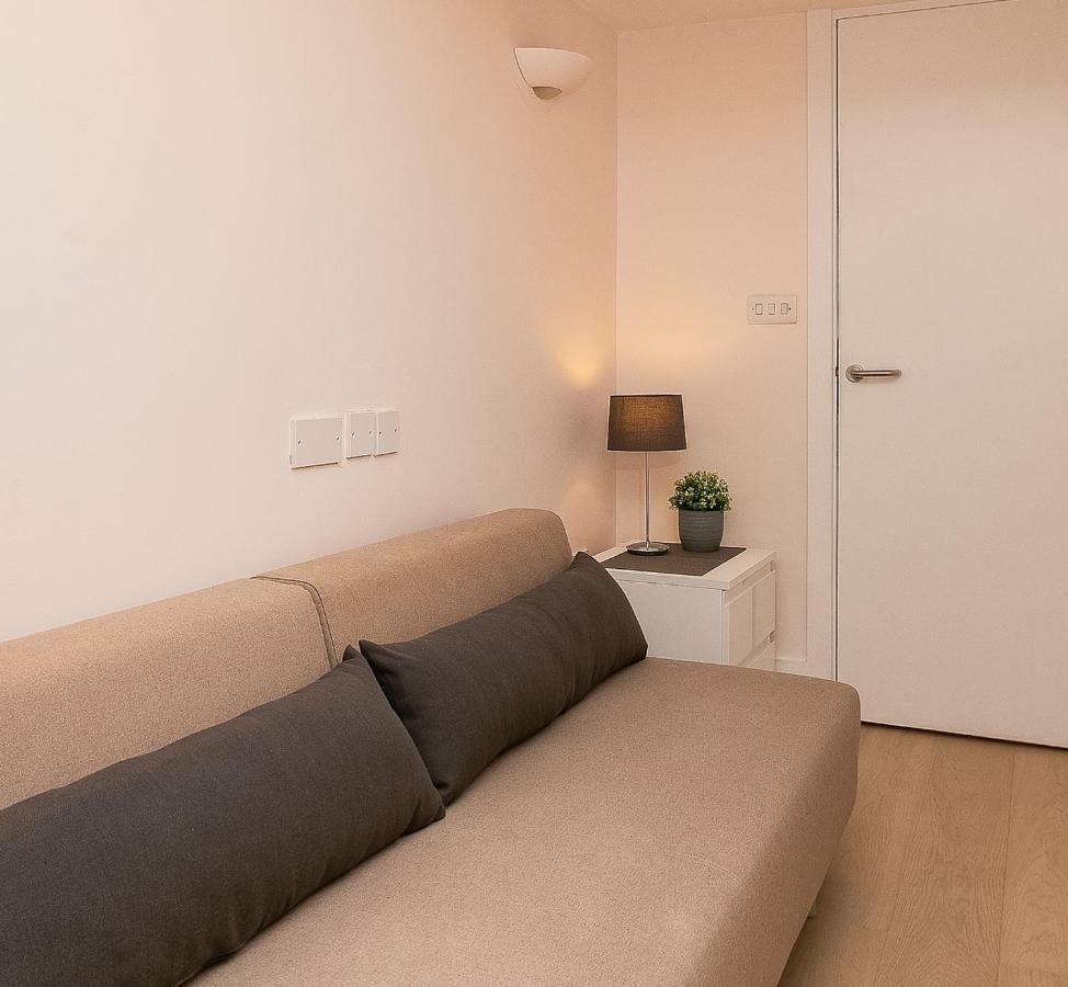 Apartment With Private Patio, And Park Across The Road (Adults Only) London Exterior photo
